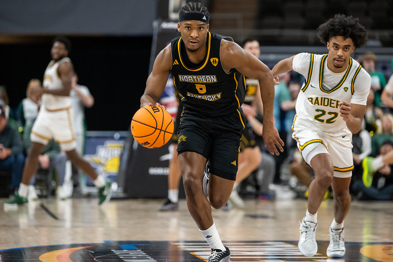 Donovan Oday on a fastbreak
